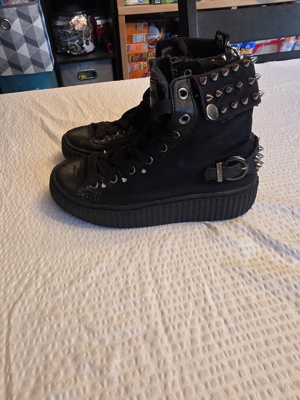 Demonia Black Studded Platform High-Top Sneakers with Buckle M5 7w